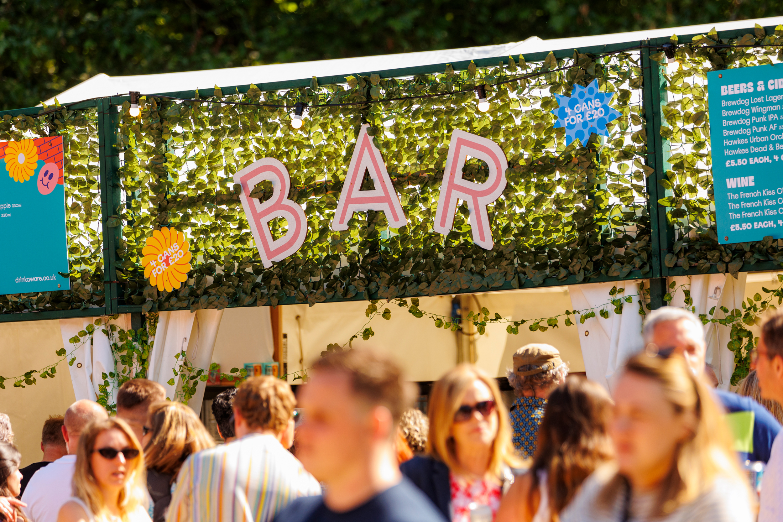 R6 LW4999 Bristol Comedy Garden 160624 Lloyd Winters WEB