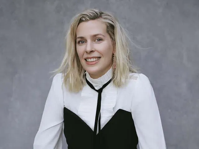 Sara Pascoe 2206